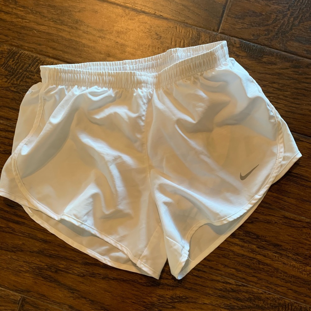 Women’s Nike shorts. Size small. Like new!